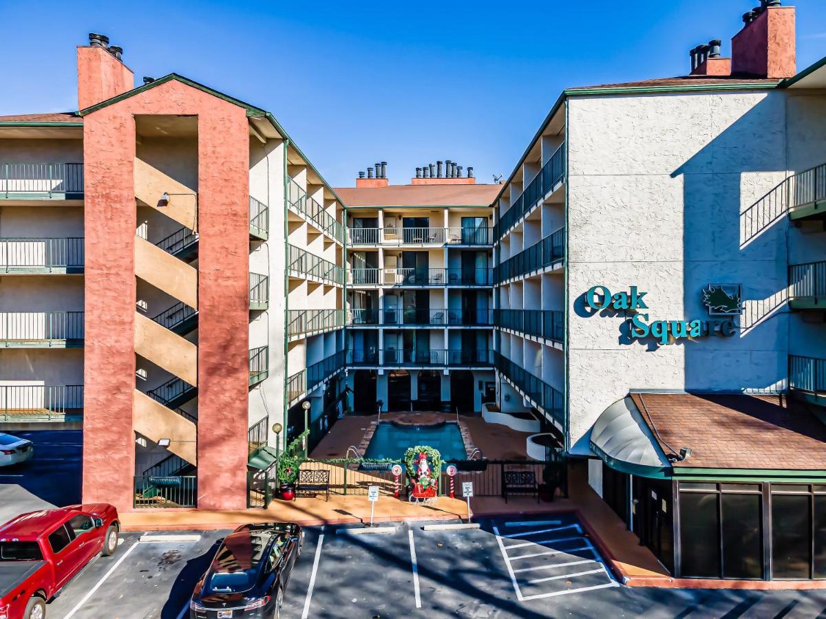 Lovely W/ Indoor Pool *only Steps To Parkway Gatlinburg